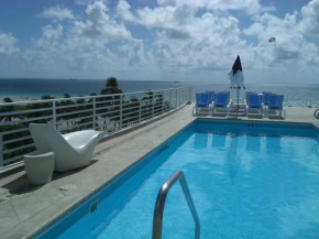 Отель Strand Ocean Drive Suites - Rooftop Pool  Майами Бич